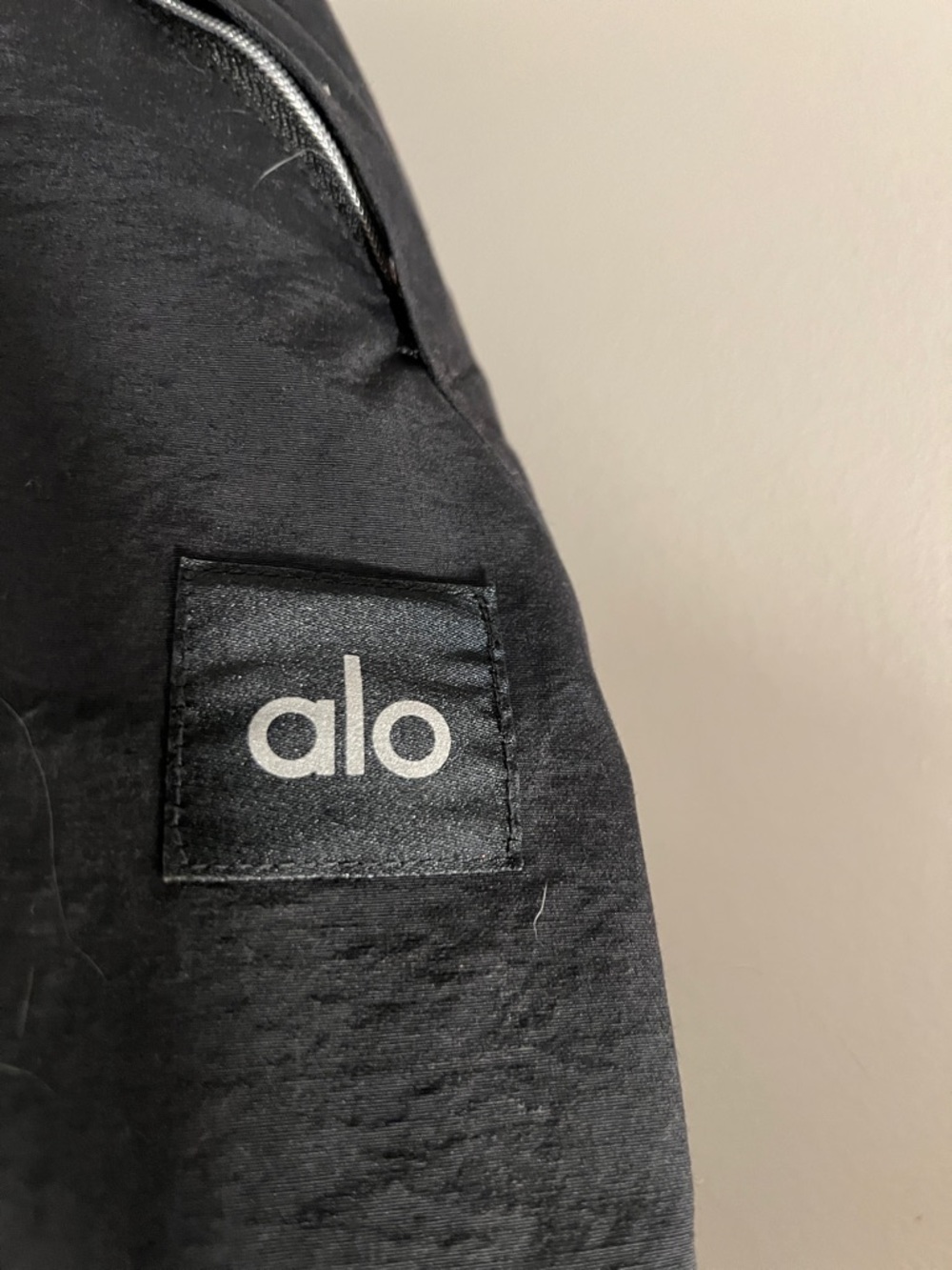 ALO Yoga Black Wide-Leg Track Pants with Cargo Pockets - Picture 2 of 4